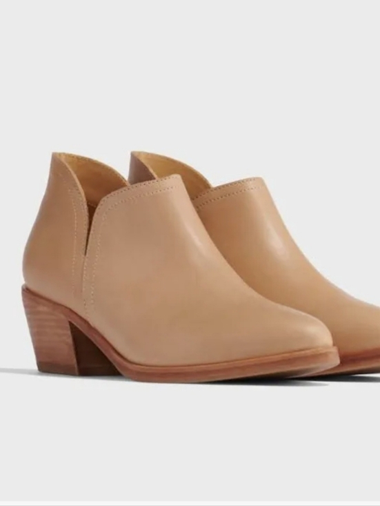 Nisolo Shoes - Nisolo Mia Women's Beige Leather V-Cut Low Heel Booties - Sz 9.5 Ret $200 New